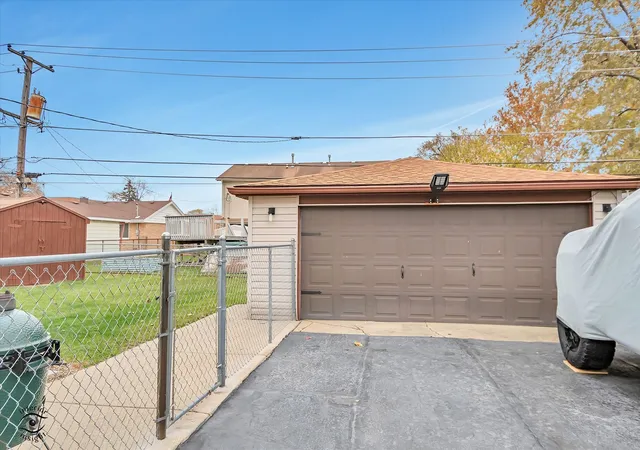 Photo 16 of Single family home for sale at 9137 Orchard Ln, Bridgeview, IL 60455 | MLS# 12619409 | Listing updated on 2026-09-14