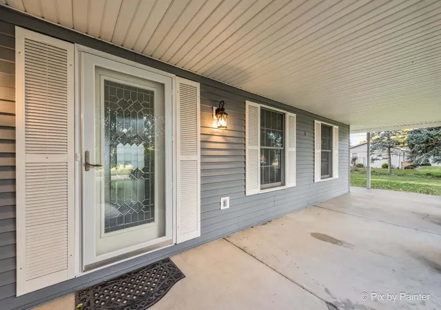 5th image of 1045 Linda Ln, Lake Holiday, IL 60548 | MLS# 12619430