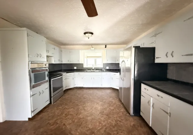 3rd image of 192 Circle Dr, Herrin, IL 62948 | MLS# 12619559