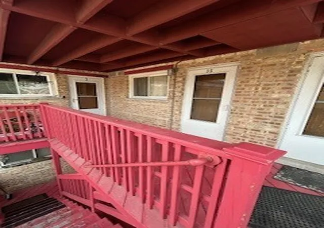 4th image of 101 Ashland Ave, Evanston, IL 60202