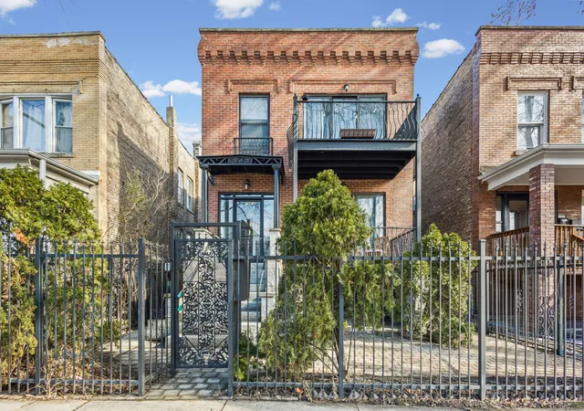 1st image of 7341 N Honore St, Chicago, IL 60626 | MLS# 12619919