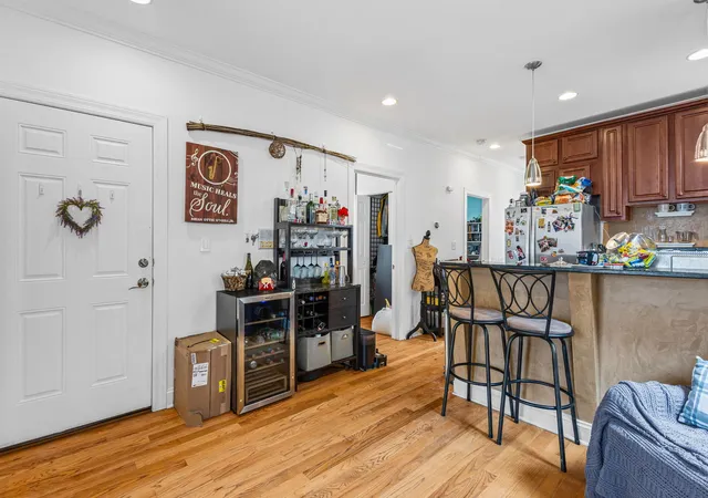 4th image of 7341 N Honore St, Chicago, IL 60626