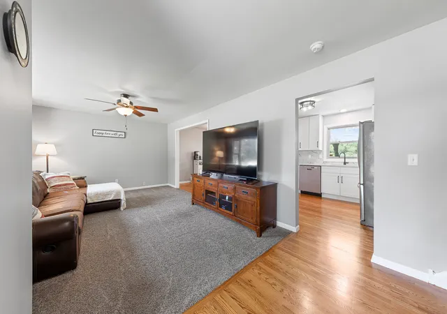 4th image of 220 Pfaff Dr, Frankfort, IL 60423 | MLS# 12619981