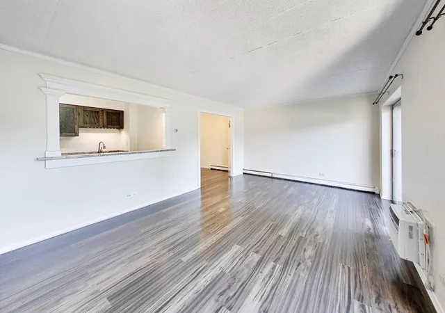 4th image of 1056 N Mill St, Naperville, IL 60563