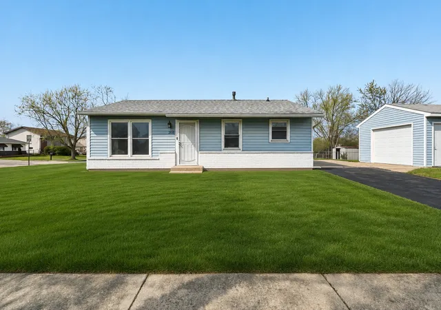 Photo 1 of Single family home for sale at 3520 School Dr, Country Club Hills, IL 60478 | MLS# 12620007 | Listing updated on 2026-09-19