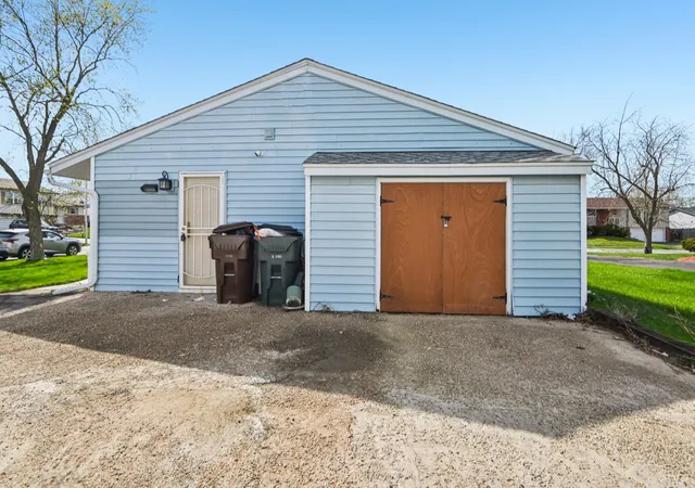 Photo 3 of Single family home for sale at 3520 School Dr, Country Club Hills, IL 60478 | MLS# 12620007 | Listing updated on 2026-09-19