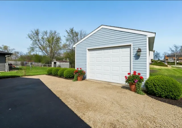 Photo 4 of Single family home for sale at 3520 School Dr, Country Club Hills, IL 60478 | MLS# 12620007 | Listing updated on 2026-09-19