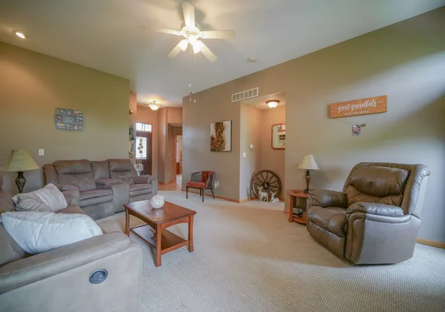 4th image of 114 Katies Wy, Mount Morris, IL 61054
