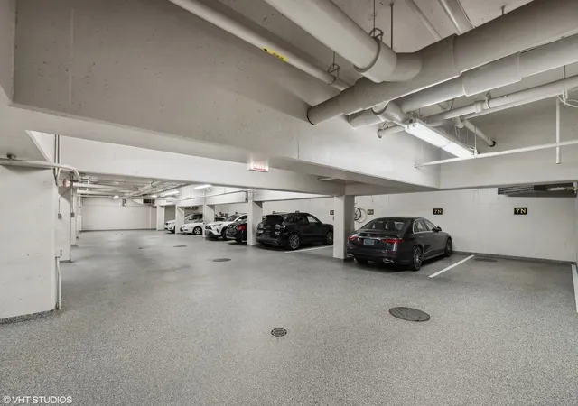 2nd image of 65 E Goethe St, Chicago, IL 60610