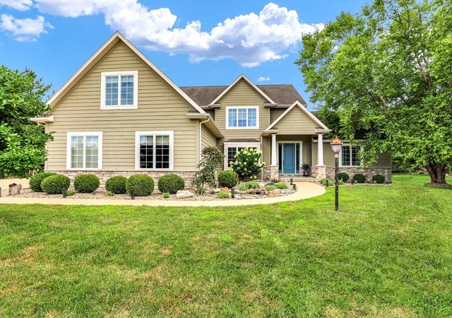 Photo 2 of Single family home for sale at 1809 N E W Lake Dr, Mahomet, IL 61853 | MLS# 12620636 | Listing updated on 2026-08-11
