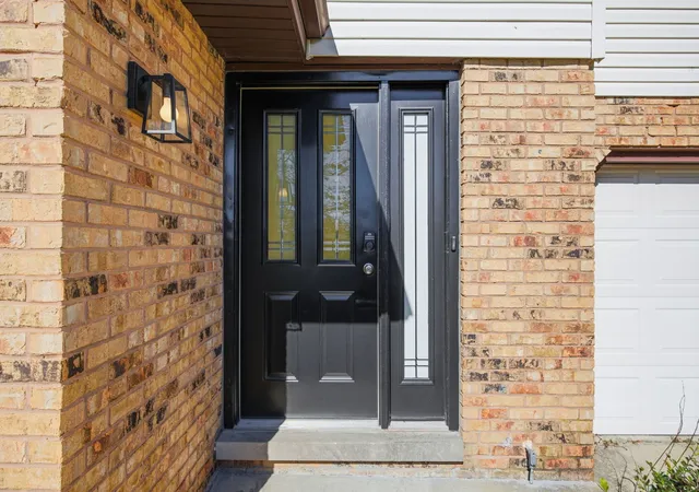 Photo 2 of Townhouse for sale at 919 Meadow Ridge Ln, New Lenox, IL 60451 | MLS# 12620745 | Listing updated on 2026-10-22