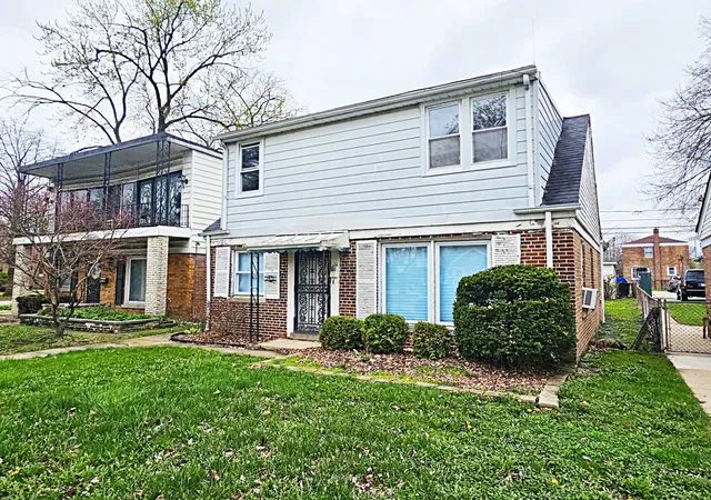 1st image of 10650 S Peoria St, Chicago, IL 60643 | MLS# 12620827