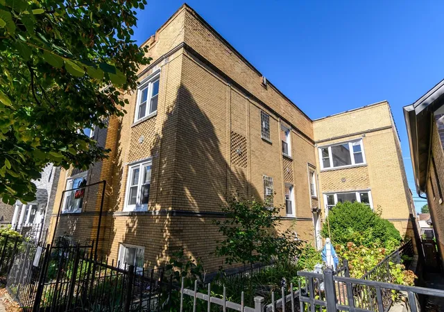 Multi family home for sale at 646 W 35th Street, Chicago, IL 60616 | MLS# 12620829