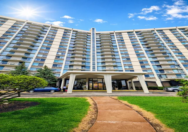 Condo for sale at 40 N Tower Rd #6G, Oak Brook, IL 60523 | MLS# 12620856 | Listing updated on 2026-10-05