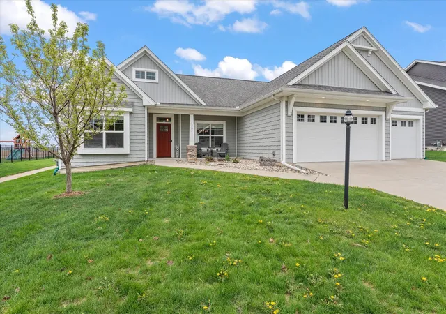 Photo 1 of Single family home for sale at 1207 Morningside Ln, Mahomet, IL 61853 | MLS# 12620920 | Listing updated on 2026-09-01