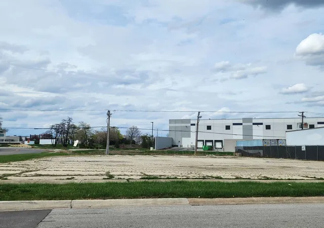 1st image of 401 King St, Elk Grove Village, IL 60007 | MLS# 12620935