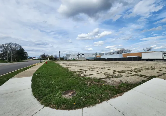 2nd image of 401 King St, Elk Grove Village, IL 60007 | MLS# 12620935