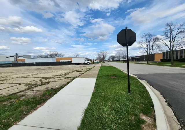 4th image of 401 King St, Elk Grove Village, IL 60007 | MLS# 12620935