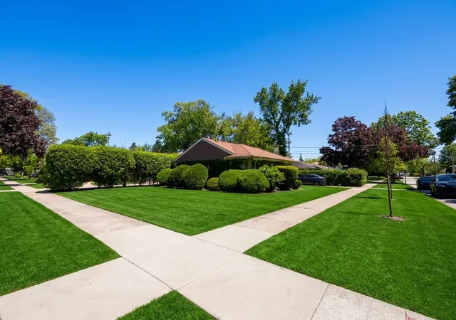 Homes for sale in Park Ridge, IL | 901 Park Plaine Ave, Park Ridge, IL 60068 | MLS# 12621001