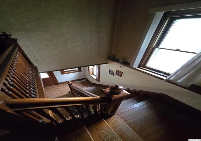 5th image of 1019 Madison St, Quincy, IL 62301 | MLS# 12621310
