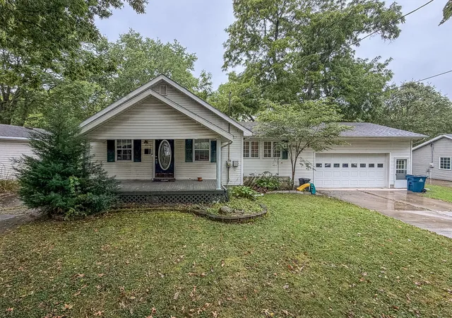 Single family home for sale at 1020 N Walnut St, Monticello, IL 61856 | MLS# 12621320