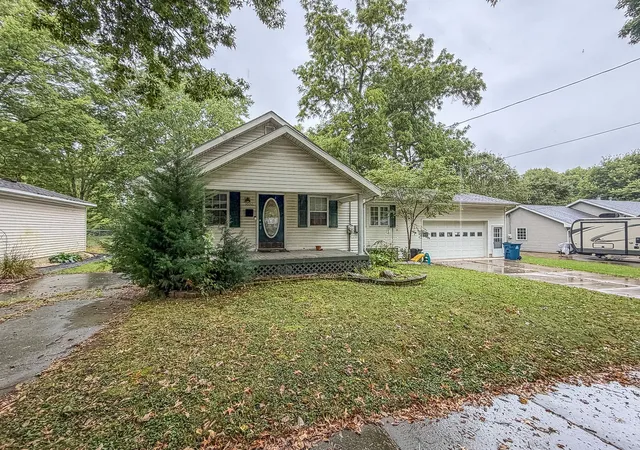 Photo 2 of Single family home for sale at 1020 N Walnut St, Monticello, IL 61856 | MLS# 12621320 | Listing updated on 2026-10-15