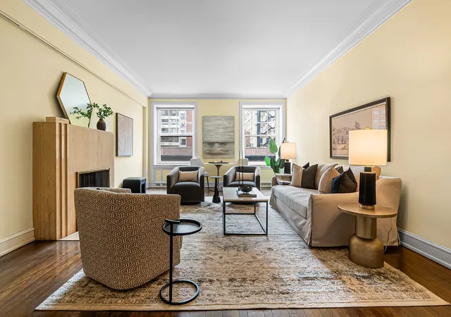 2nd image of 227 E Delaware Pl #8C, Chicago, IL 60611 | MLS# 12621596