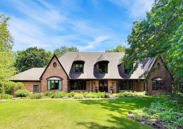 Photo 1 of Single family home for sale at 25291 N Saint Marys Rd, Libertyville, IL 60048 | MLS# 12621840 | Listing updated on 2026-08-06