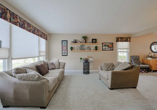 Photo 4 of Single family home for sale at 3 Chestnut Ter, Buffalo Grove, IL 60089 | MLS# 12621857 | Listing updated on 2026-08-08