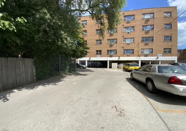 2nd image of 7854 S S Shore Dr, Chicago, IL 60649
