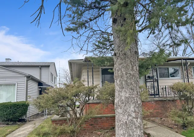 4th image of 319 Merrill Ave, Calumet City, IL 60409 | MLS# 12621982