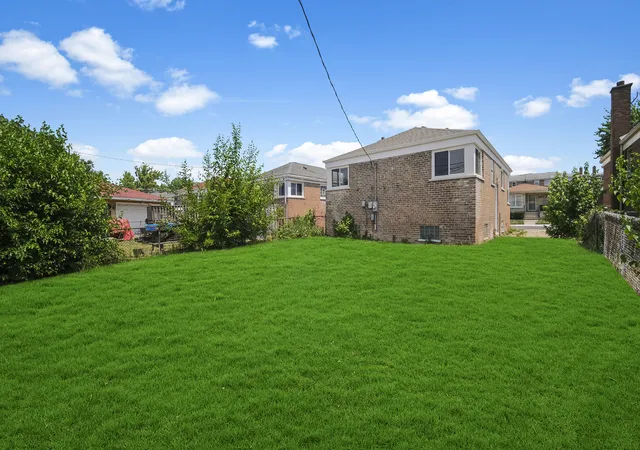 17th image of (Undisclosed), Calumet Park, IL 60827 | MLS# 12622515