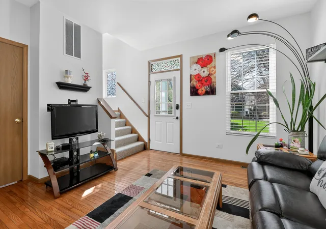 Photo 3 of Single family home for sale at 2360 Woodhill Ct, Plainfield, IL 60586 | MLS# 12622644 | Listing updated on 2026-05-11