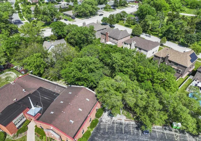 15th image of 309 Landmeier Rd, Elk Grove Village, IL 60007 | MLS# 12622817