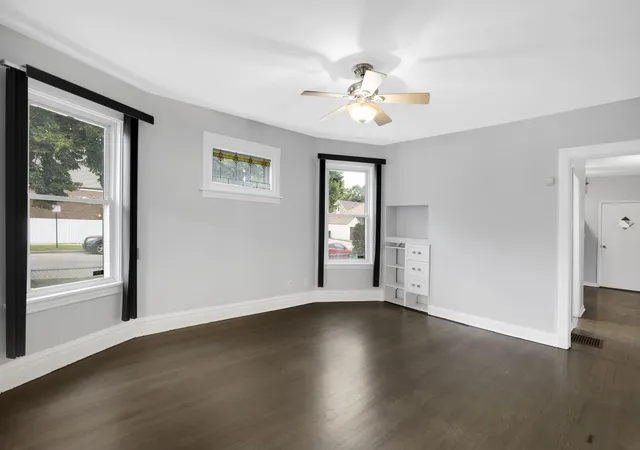 5th image of 6254 W Barry Ave, Chicago, IL 60634 | MLS# 12622841