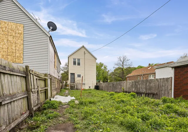 3rd image of 8405 S Baltimore Ave, Chicago, IL 60617 | MLS# 12623050