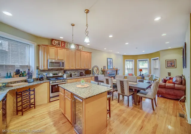 Listing Photo 3 - Condo for sale in building located at 5743 S Michigan Ave, Chicago, IL 60637 - Unit #1S