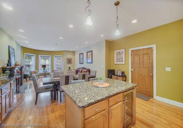 Listing Photo 5 - Condo for sale in building located at 5743 S Michigan Ave, Chicago, IL 60637 - Unit #1S