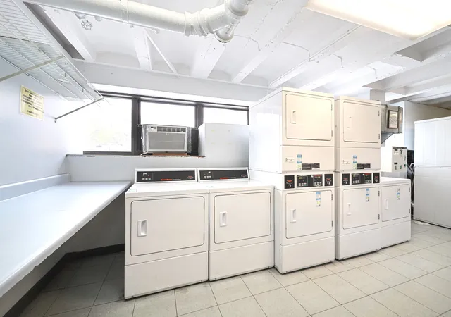 Homes for sale in Chicago, IL | 6030 N Sheridan Road, Chicago, IL 60660 | Houzeo