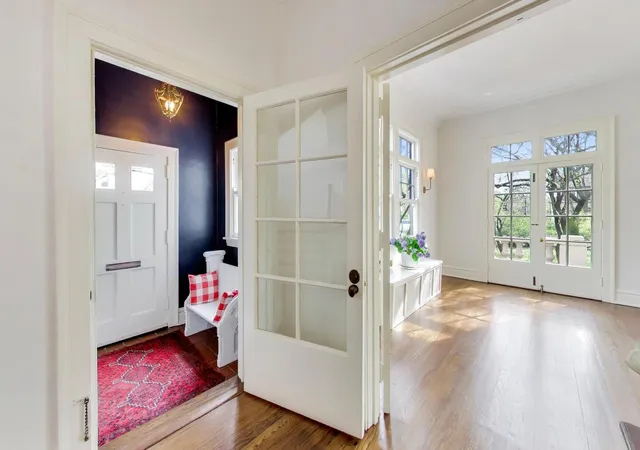 3rd image of 1046 Ridge St, Evanston, IL 60202 | MLS# 12623252