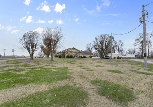 Photo 3 of Single family home for sale at 24250 Hanging Rock Rd, Mcclure, IL 62957 | MLS# 12623281 | Listing updated on 2026-09-24