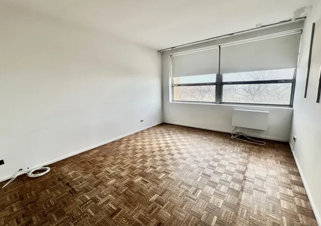 Homes for sale in Chicago, IL | 5530 S Shore Dr #5B, Chicago, IL 60637 | MLS# 12623423