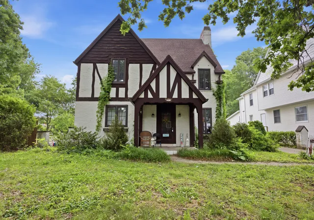 Photo 1 of Single family home for sale at 1615 N Vermilion St, Danville, IL 61832 | MLS# 12623578 | Listing updated on 2026-09-27