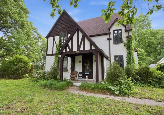 Photo 3 of Single family home for sale at 1615 N Vermilion St, Danville, IL 61832 | MLS# 12623578 | Listing updated on 2026-09-27