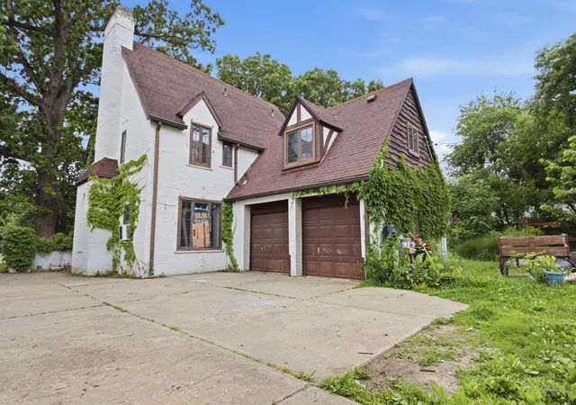 Photo 3 of Single family home for sale at 1615 N Vermilion St, Danville, IL 61832 | MLS# 12623578 | Listing updated on 2026-09-27