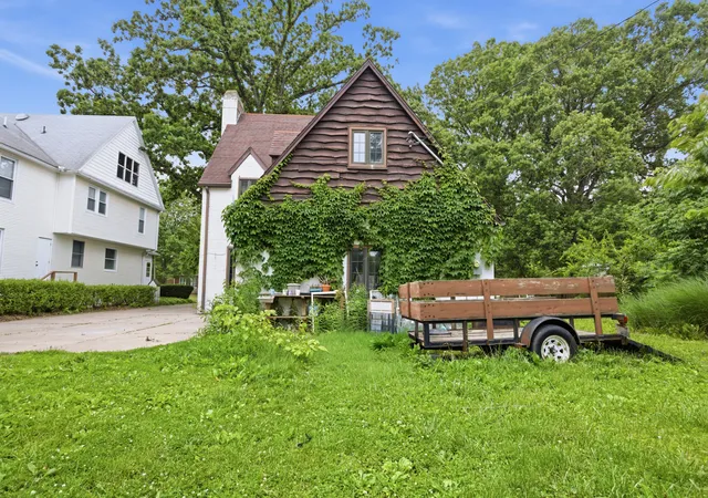 Photo 4 of Single family home for sale at 1615 N Vermilion St, Danville, IL 61832 | MLS# 12623578 | Listing updated on 2026-09-27