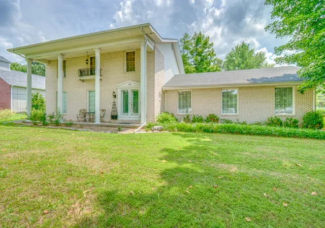 Photo 1 of Single family home for sale at 766 Fairfield Rd, Mt Vernon, IL 62864 | MLS# 12623650 | Listing updated on 2026-07-31