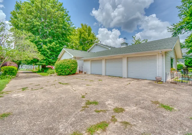 Photo 85 of Single family home for sale at 766 Fairfield Rd, Mt Vernon, IL 62864 | MLS# 12623650 | Listing updated on 2026-07-31