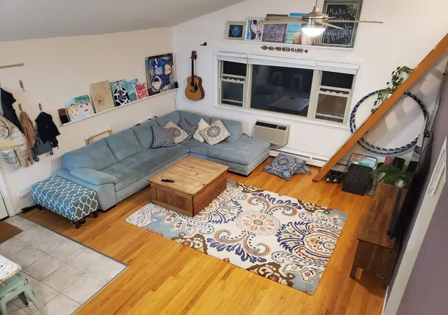 4th image of 540 Hinman Ave, Evanston, IL 60202