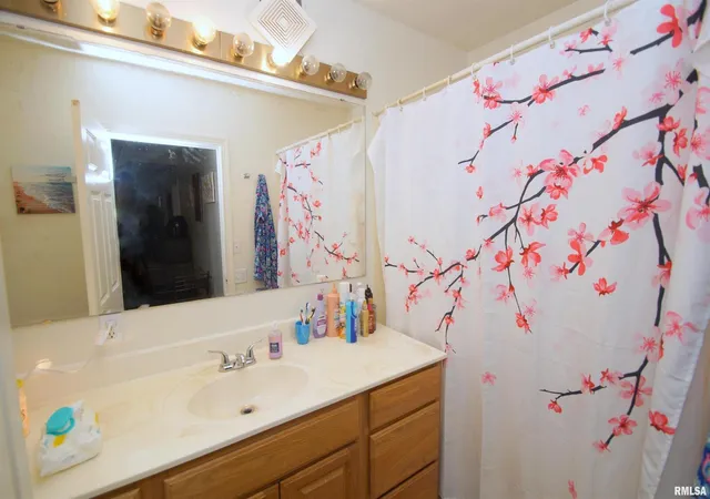 4th image of 705 Brady St, Davenport, IA 52803 | MLS# 12624242